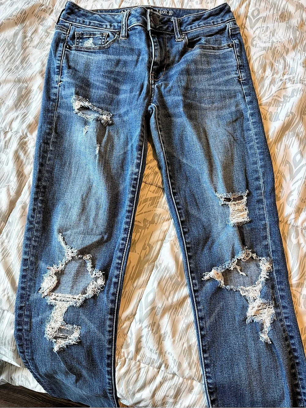 American Eagle Distressed Boot Cut Jeans in Blue Size Large